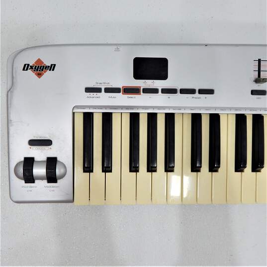 M-Audio Brand Oxygen 61 Model USB MIDI Keyboard Controller image number 3