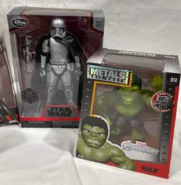 4 in Total Movie Collectable Action Figures ( 3 Marvel & 1 STARWARS ) alternative image