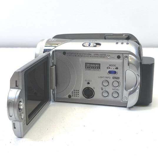 JVC Everio GZ-MG21U 20GB Camcorder image number 3