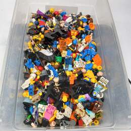 2Lbs of Lego Minifigures Mixed Bulk Lot
