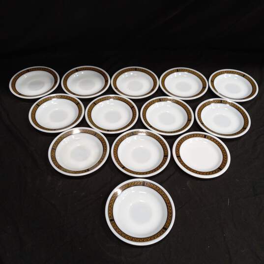 Bundle of 13 Assorted Pyrex Plates image number 1