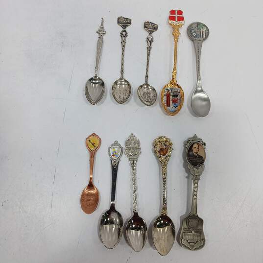 Bundle of Assorted Collectable Novelty Spoons image number 4