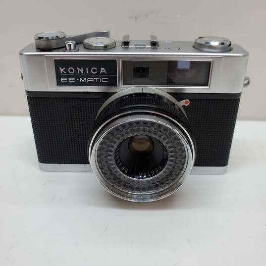 Konica EE-Matic Deluxe Rangefinder 35mm Film Camera 40mm f2.8 Lens & Leather Case image number 2