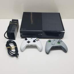 Microsoft Xbox One 500GB Two Controllers