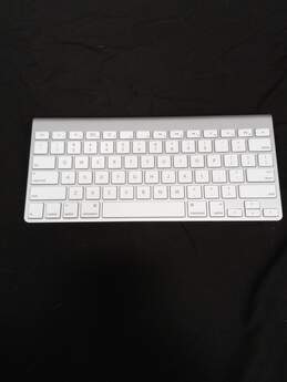 Apple Mac Wireless Keyboard A1314 - IOB alternative image