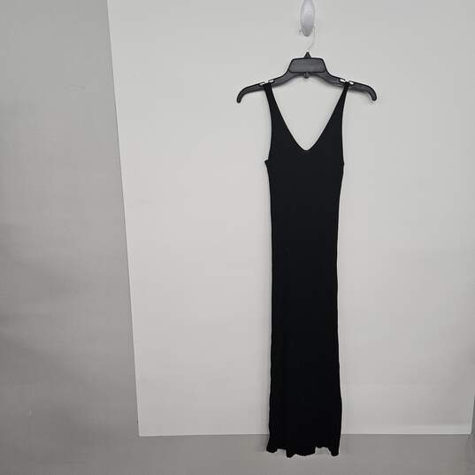 Black Sleeveless V Neck Dress image number 4