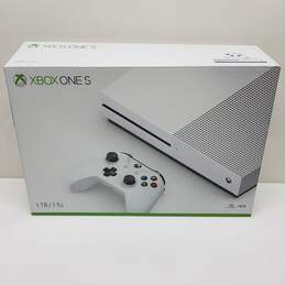Xbox One S 1TB Console IOB
