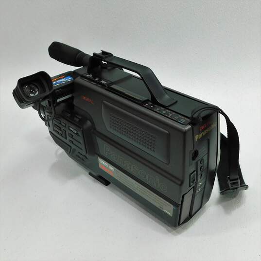 Vintage Panasonic OmniMovie VHS HQ PV-330D Camcorder w/ Case image number 3