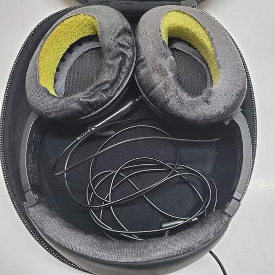 Bose QuietComfort 15 Acoustic Noise Cancelling Headphones Parts/Repair image number 2
