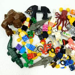 8.3oz Lego Mini Figure Mixed Lot alternative image