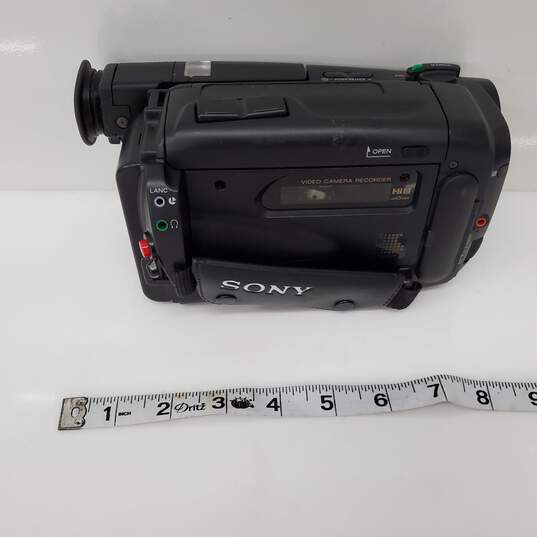 Sony Handycam CCD-TR600 Hi 8 Camcorder (Camcorder only) Untested image number 2