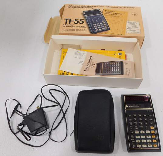 Set of Assorted Texas Instruments Brand Graphing Calculators (6) image number 4