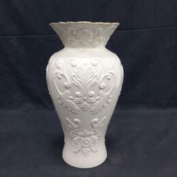 Lenox Georgian Collection 15& 3/4 IN Ivory Vase