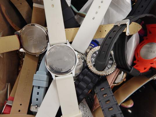 8.2lbs BULK Watches & Watch Parts image number 1