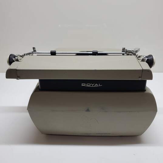 Untested Vintage Royal Typewriter Beige image number 4