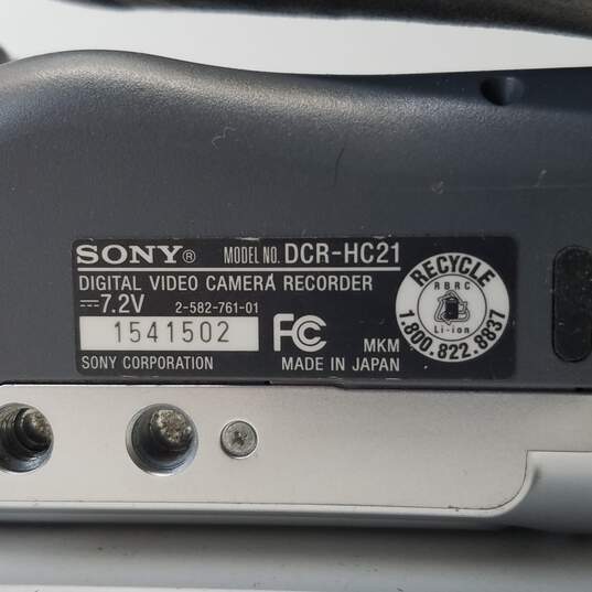 Sony Handycam DCR-HC21 MiniDV Camcorder FOR PARTS OR REPAIR image number 4