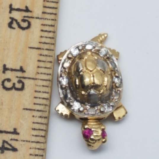 14k Gold Ruby Cubic Zircona Turtle Pendant 2.1g image number 4