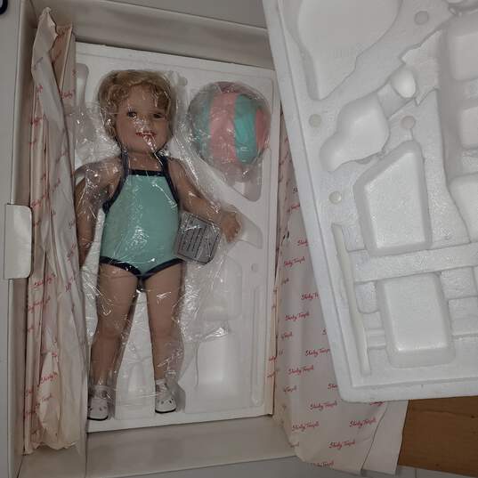 The Shirley Temple Toddler Doll Collection Porcelain Bathing Beauty IOB image number 1