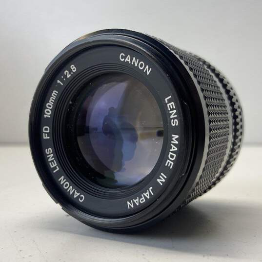 Canon FD 100mm 1:2.8 Portrait Camera Lens image number 1