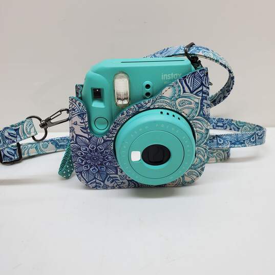 Fujifilm Instax Mini 8 Instant Camera with Protective Case Bag image number 1