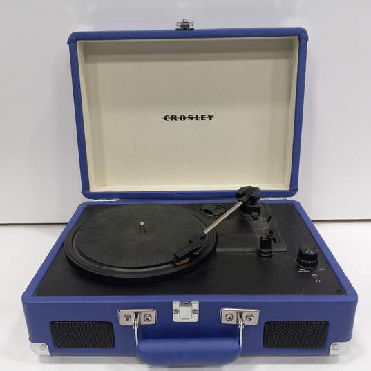 Crosley Portable Blue Turntable Model CR8005C-PR image number 2