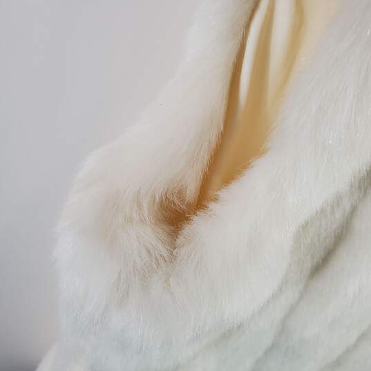 Unbranded Women White Faux Fur Vest M/L image number 3