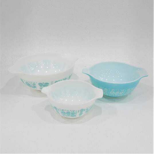 Vintage Pyrex Amish Butterprint Turquoise Blue Cinderella Mixing Bowls Set of 3 image number 1