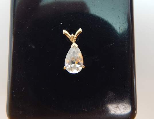 14K Yellow Gold CZ Pear Cut Pendant 0.7g image number 1
