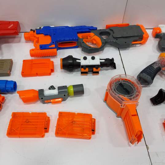Large Collection of NERF Blasters, Ammo, & Accessories image number 3