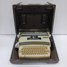 Smith Corona Coronet Super 12 Coronamatic Electric Typewriter w/ Hardshell Case alternative image