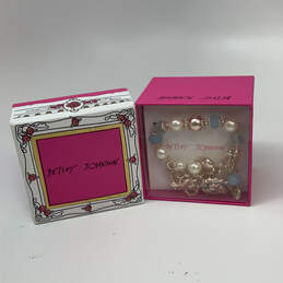 Designer Betsey Johnson White Pearl Heart Shape Charm Bracelet With Box alternative image
