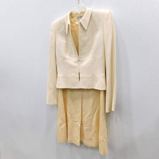 Giorgio Armani Le Collezioni Cream Zipped Long Sleeve Jacket with Sleeveless Cream Sheath Dress Women's Suit Set Size 8 with COA image number 2