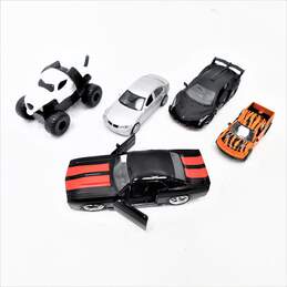 Assorted Diecast Toy Cars Trucks Mattel Hot Wheels With Carrying Case alternative image