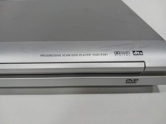 Progressive Scan DVD Player image number 2