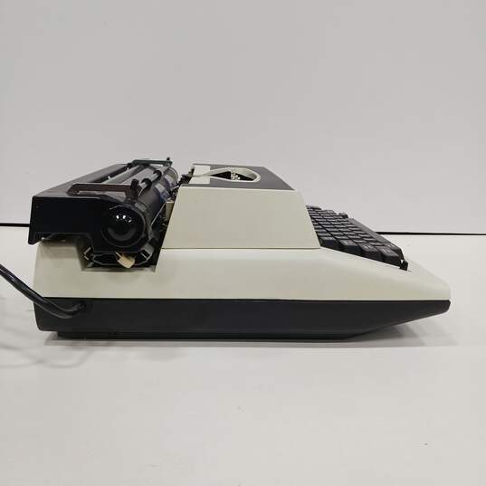 Royal Aristocrat Typewriter & Case image number 2