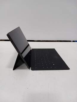 Microsoft Surface RT 32GB Tablet Computer w/ Keyboard alternative image