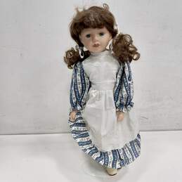 Anna Collection Porcelain Dolls Assorted 2pc Bundle alternative image