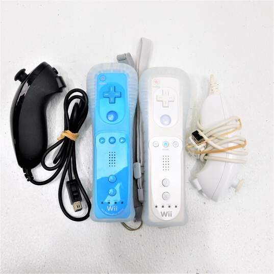 Nintendo Wii W/ 2 Controllers image number 7
