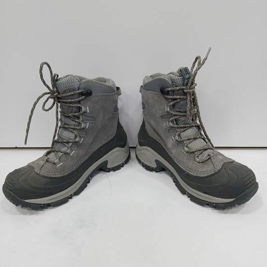 Columbia Gray TechLite Snow Boots Women's Size 6 image number 2