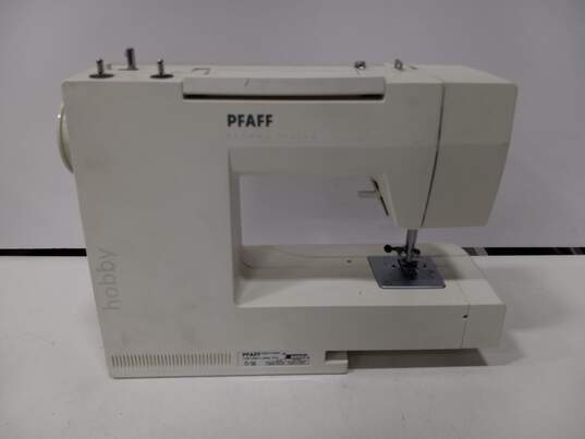 White Pfaff Model 1020 Sewing Machine W/Pedal FOR PARTS or REPAIR image number 5