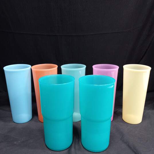 Tupperware Bowls and Cups image number 8