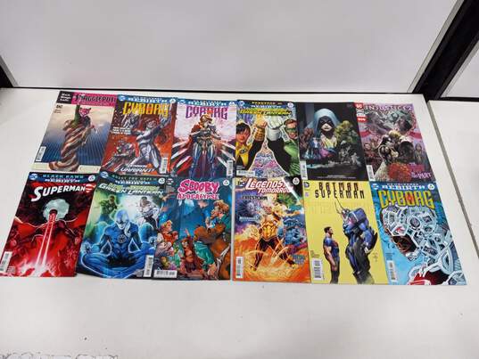 Bundle of 12 DC Comics image number 1
