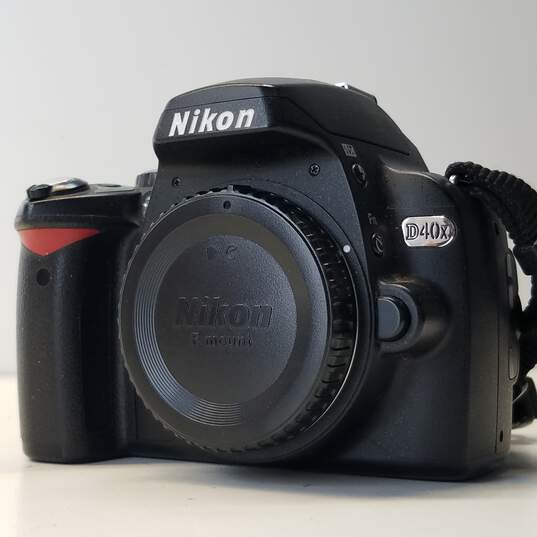 Buy the Nikon D40x 10.2MP Digital SLR Camera Body For Parts or
