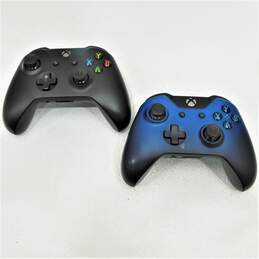 Lot of 2 Microsoft Xbox One Controllers