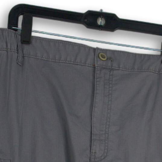 NWT Mens Gray Saltwater Relaxed Stretch Pockets Cargo Shorts Size 42x9.5 image number 3