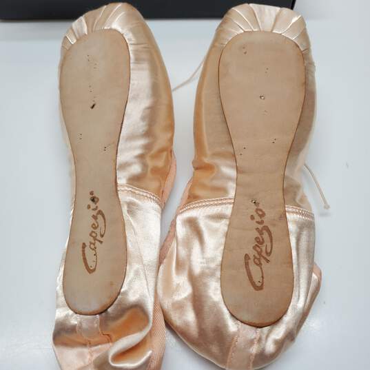 Capezio Women's Ballet Dance Pointe Shoes Size 8.5M #120 w/ BOX image number 3