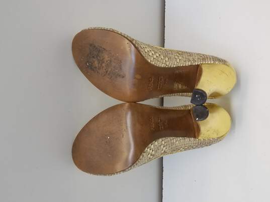 Metallic Gold Tone Peep-Toe Pumps Women's Size 38.5 (Authenticated) image number 5