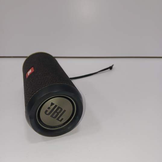 Flip 3 Portable Bluetooth Speaker image number 4