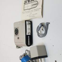 Transistorized Electronic Flash Unit with Automatic Voltage Control System
