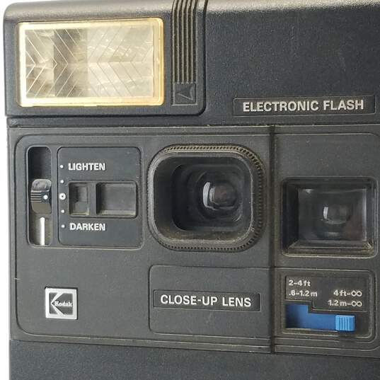 Lot of 2 Assorted Vintage Kodak Instant Cameras image number 5
